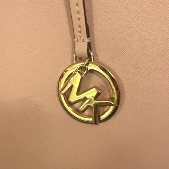 Michael Kors Jetset Light Pink Tote with Gold Accents With Wristlet - Picture 3 of 16